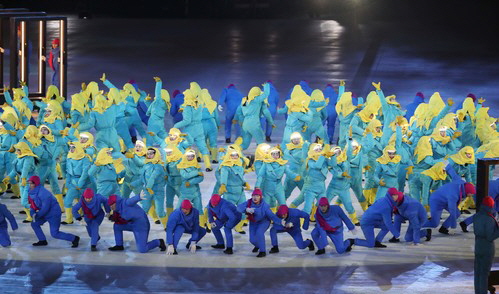 2018 평창 동계올림픽 개막식이 열린 9일 오후 강원도 평창 올림픽스타디움에 개막식공연이 진행되고 있다.