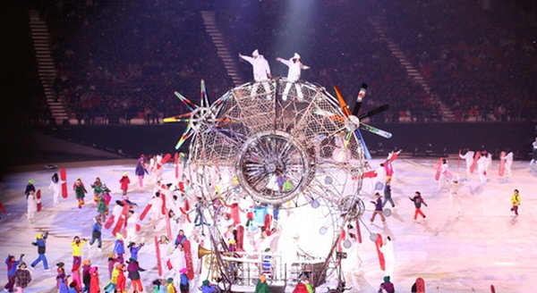 2018 평창동계패럴림픽 개막식이 열린 9일 강원도 평창올림픽스타디움에서 축하공연이 펼쳐지고 있다. (사진=뉴시스)