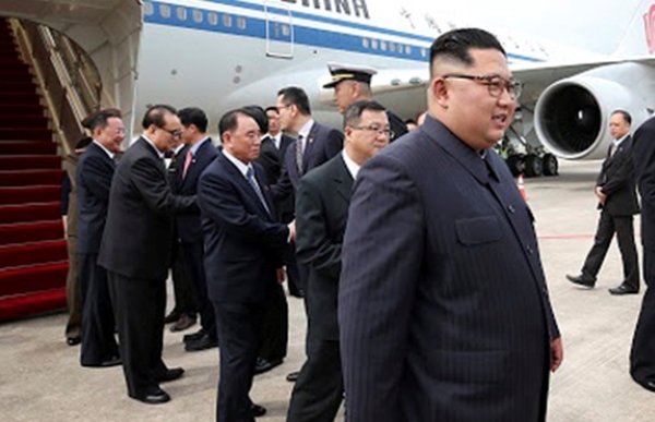 김정은 김정은 북한 국무위원장이 10일 오후 싱가포르 창이공항에 도착했다. (사진 : 뉴시스)