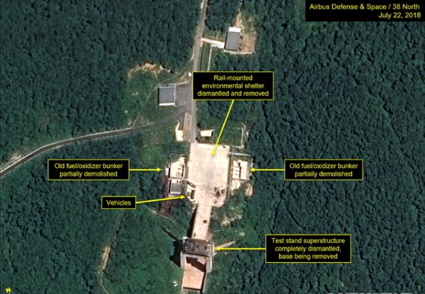 미국의 북한전문매체 38노스는 23일(현지시간) 북한이 평안북도 철산군 동창리에 있는 미사일 엔진 시험장인 '서해위성발사장'을 해체하기 시작한 것으로 보인다고 보도했다. 위성사진은 22일 촬영된 것이다.