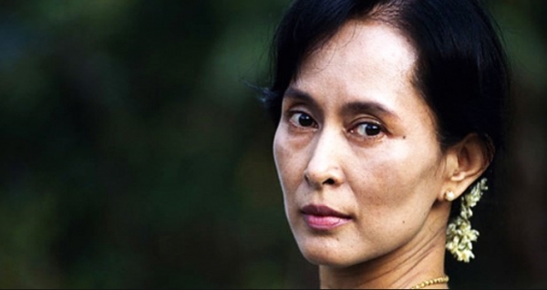 미얀마의 민주화의 상징으로 노벨상 등 세계 각종 인권상을 수상한 미얀마 국가 지도자, 아웅산 수치(73)가 국제엠네스티로부터 '양심대사상' 수상을 박탈당했다.