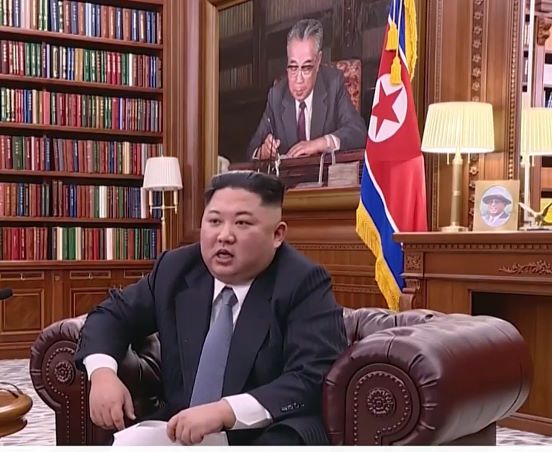 ▲ 김정은 북한 국무위원장이 1일 오전 노동당 중앙위원회 청사에서 육성으로 신년사를 발표하고 있다.TV화면 캡처