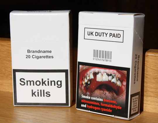 흡연욕구를 감퇴시키는 효과를 보는 것으로 알려전 영국의 민무늬 담뱃갑(Plain Packaging).