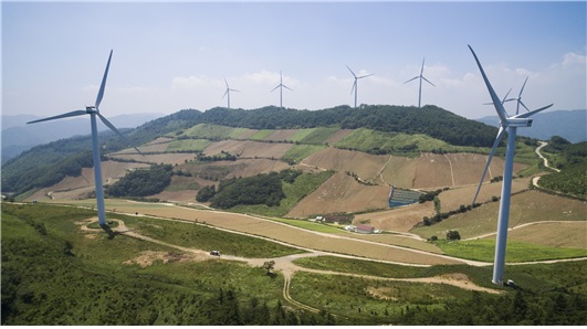 남부발전은 지난해까지 국내에서 가장 많은 풍력발전량을 기록하고 있으며, 이 중 700GWh를 국산 풍력발전기로만 생산했다. 사진은 태백풍력 단지