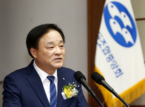 제24대, 제25대 수협중앙회장 이취임식에서 새롭게 취임한 25대 임준택 수협회장이 취임사를 하고 있다.