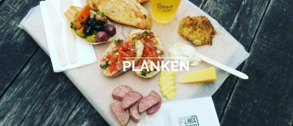 ▲한 판에 여러 메뉴. Planken ©Fenix Food Factory, http://www.fenixfoodfactory.nl/nl/planken