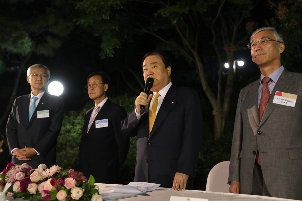 문희상 국회의장 의회외교 포럼의 밤 주최(국회 사진제공)