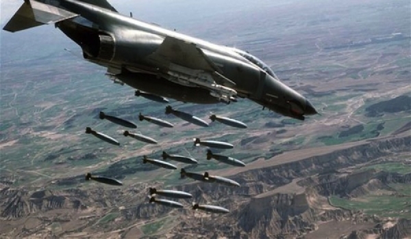 시리아 내 쿠르드 자치지역을 공습하는 터키 공군 소속 F-16 전투기(2018.01.25)(자료:NTV/bloomberg by Selcan Hacaoglu)