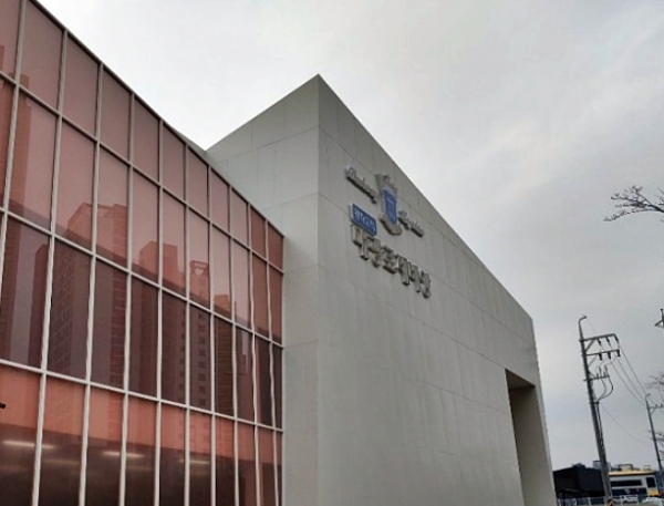 대광건영이 분양중인 '고덕 국제도시 대광로제비앙'의 모델하우스. 평택시 죽백동 647-4번지 일대에 위치한다.