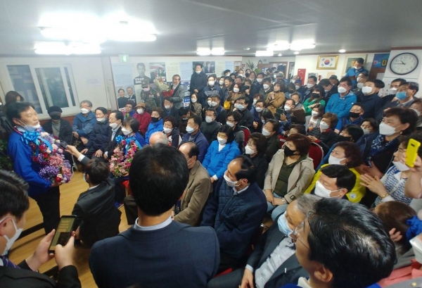 제21대 국회의원선거에서 더불어민주당 서울 관악을 정태호 당선자가 당선소감을 밝히고 있다.
