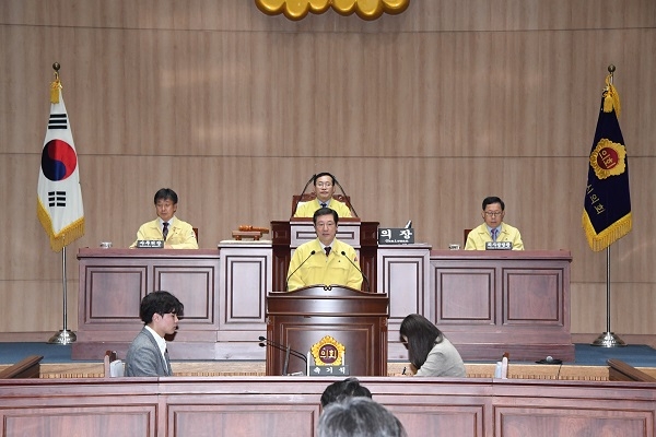 이용섭시장  광주시의회제공