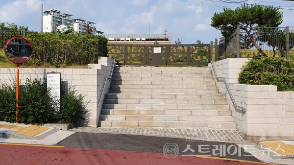 ◇'래미안 엘리니티' 단지 동북쪽과 250m 정도 거리에 위치한 선농단 역사공원. (사진=이준혁 기자)