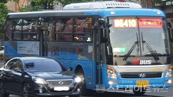 ◇인천 논현동과 서울 강남역을 오가는 M버스(광역급행버스)인 M6410번 버스 차량. (사진=이준혁 기자)