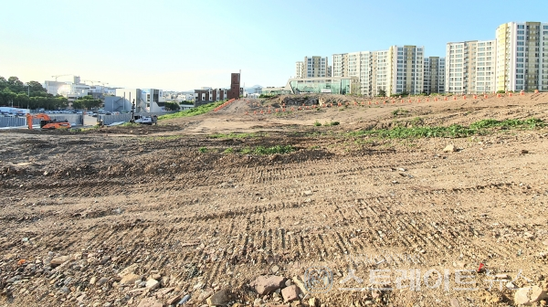 ◇'동대구 해모로 스퀘어 웨스트' 부지 남쪽에서 북쪽을 바라보며 살핀 공사현장. (사진=이준혁 기자)