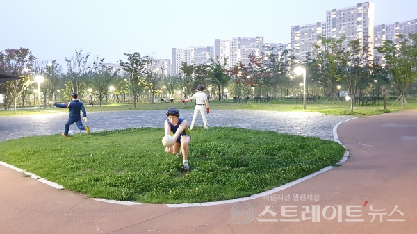 ◇축구선수 박지성을 기리기 위한 공원인 '지성공원'. (사진=이준혁 기자)