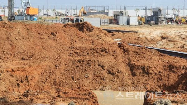 ◇'호반써밋 더 프라임' 부지. 공사현장 남쪽에서 북쪽을 살피는 구도다. (사진=이준혁 기자)