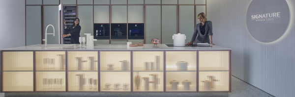 LG전자는 고급 빌트인(built-in) 주방 가전 '시그니처 키친 스위트'(SIGNATURE KITCHEN SUITE) 전시 매장(쇼룸)을 이탈리아 밀라노에 열었다. LG전자 제공