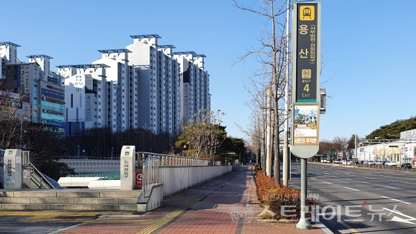 ◇대구2호선 역 중 '힐스테이트 감삼 센트럴' 기준 서쪽 역인 용산역의 4번출구. (사진=이준혁 기자)