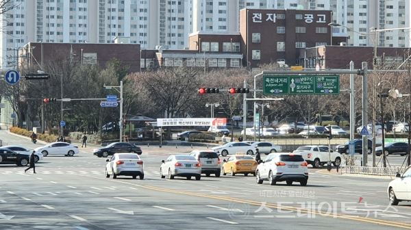 ◇용산역 4번출구 옆에는 대구전자공고가 있다. (사진=이준혁 기자)
