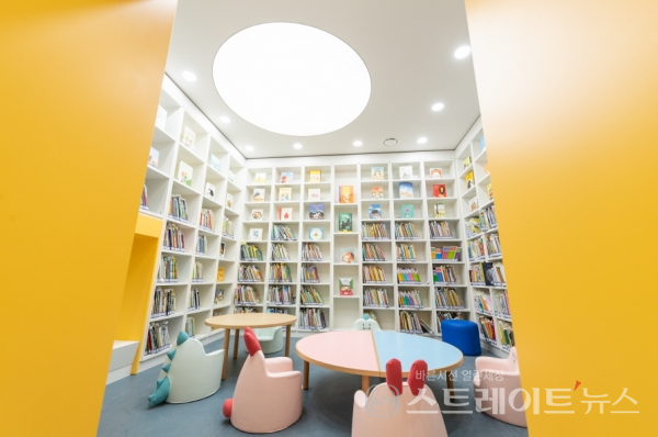 ▲ 1층 유아자료실 / 사진제공= 양천구청