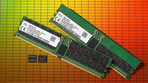 K하이닉스 2세대 10nm급 DDR5 메모리를 탑재한 32/64GB금 모듈. SK하이닉스 제공