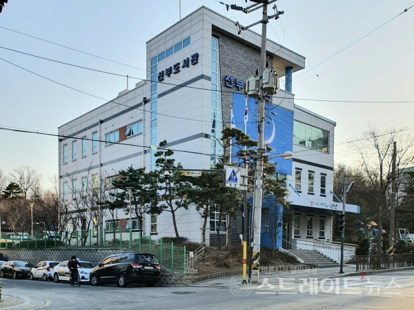 ◇'안산 중흥S-클래스 더퍼스트' 단지와 가까운 선부도서관. (사진=이준혁 기자)