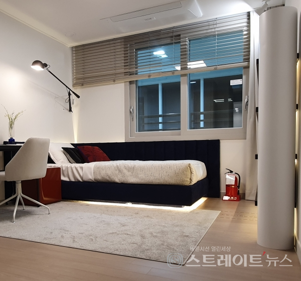 ◇'힐스테이트 대명 센트럴' 견본주택 내 아파트 평면인 112㎡형 유니트 침실3. (사진=이준혁 기자)