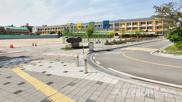 ◇'평택역 경남아너스빌 디아트' 단지에 거주하는 어린이들이 배정되는 학교인 평택중앙초등학교. (사진=이준혁 기자)