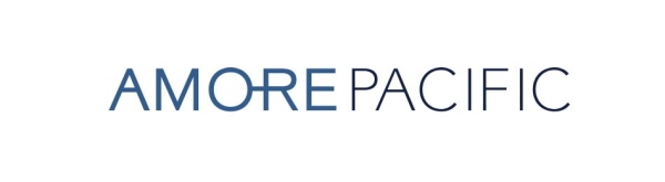 아모레퍼시픽그룹은 올해 3분기 매출이 전년 동기대비 7.4% 증가한 1조 5,704억원, 영업이익은 42.3% 증가한 1,205억원을 기록했다고 밝혔다.