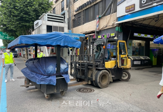 ▲ 영중로 영등포로 노점 철거 / 사진제공= 영등포구청