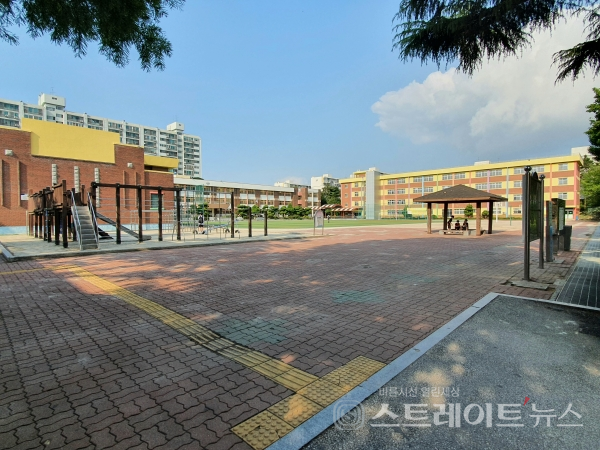 ◇'힐스테이트 익산'에 사는 어린이들이 배정될 초등학교인 이리동북초등학교. (사진=이준혁 기자)