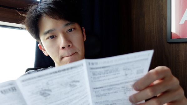 협찬 광고 수익을 굿네이버스에 전액 기부한 배우 하석진