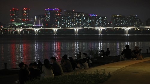 야간의 한강공원 모습. 연합뉴스