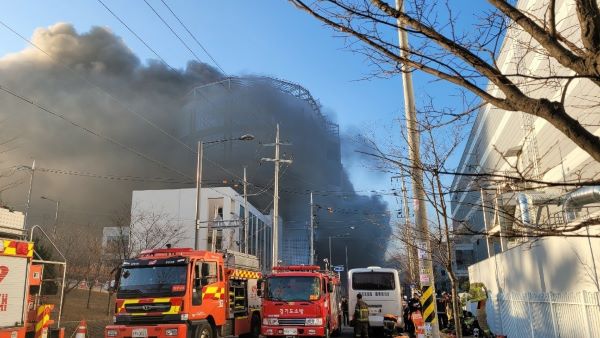 ▲경기 평택시 청북읍 냉동창고 화재 현장.(사진=강기성 기자)