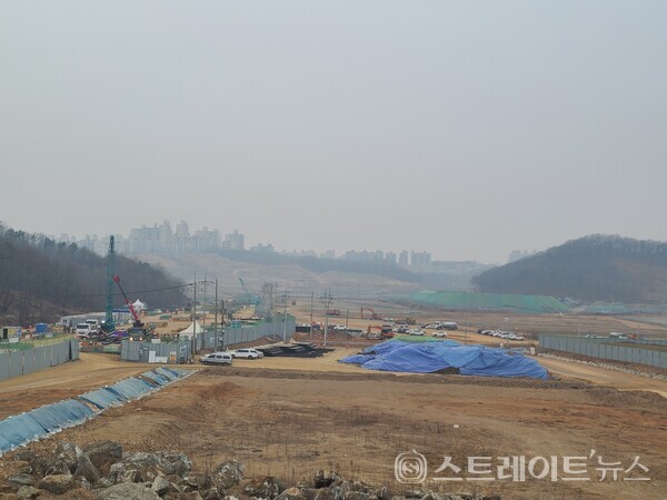 인천지하철 1호선 연장 신설3역 건설 현장. 검단3지구에서 사전청약하는 제일풍경채 3차와 중흥S클래스, 호반써밋 5차는 이 신설역의 역세권 단지다. @스트레이트뉴스