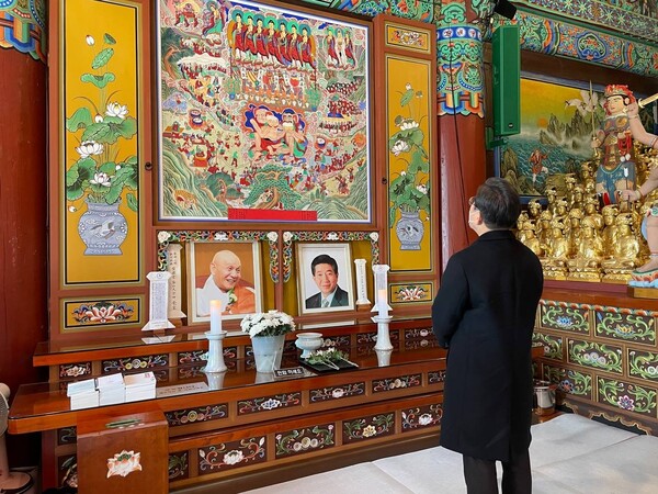 이날 오후에는 양양 소재 낙산사를 방문하고 있는 이재명 후보(사진=민주당 공보방)