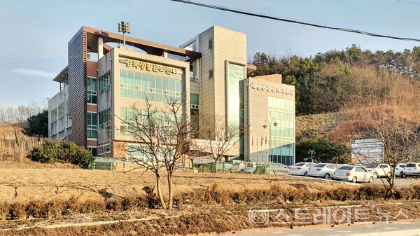 ◇'화성파크드림 공주월송'의 남동쪽에 위치한 월송동행정복지센터. (사진=이준혁 기자)