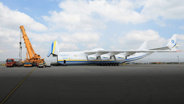 지난 25일쯤 러시아군의 공격으로 파괴된 것으로 알려진 우크라이나의 초대형 수송기 'AN-225'기. /사진=안토노프