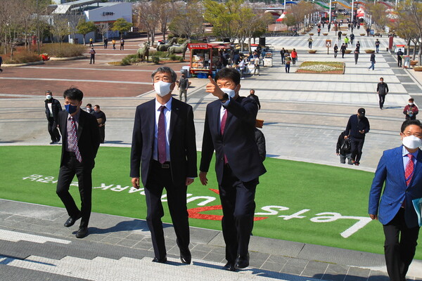정기환 마사회 회장 부산경남경마공원 현장점검 모습