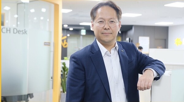 KB국민은행 테크그룹 출신 개발자들로 이뤄진 인사이트(InsighT)지점 방기석 지점장.