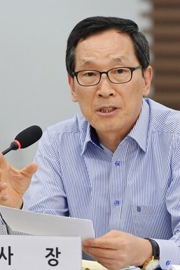 'C집'은 CEO(최고경영자)의 집이란 뜻입니다. 누구보다 바쁘고 치열했을 CEO의 삶, 그들의 집을 통해 탐구해봅니다.