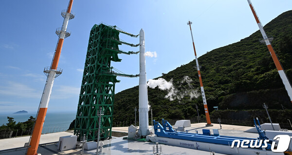 발사 카운트 다운 기다리는 누리호(사진=뉴스1)