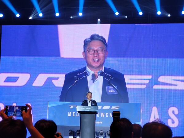 쌍용자동차 최종 인수예정자로 선정된 KG그룹의 곽재선 회장이 5일 인천 영종도 네스트호텔에서 열린 쌍용차 토레스 미디어 쇼케이스 행사에서 인사말을 하고 있다. /사진=스트레이트뉴스