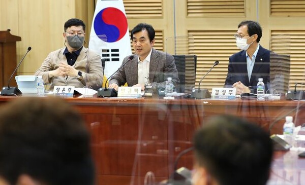 ▲더불어민주당 전준위 1차 강령분과 토론회 장면.(사진=연합뉴스)