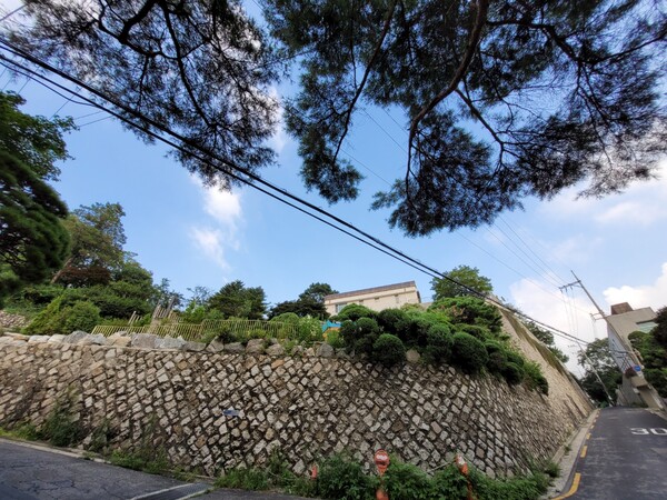 서울 성북구 성북동에 있는 박정원 두산그룹 회장 저택. 박 회장이 건축주로 지은 단독주택이다. /사진=스트레이트뉴스
