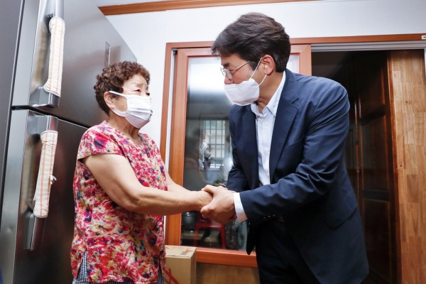 이동환 고양특례시장 취약계층 방문(사진=고양시청)