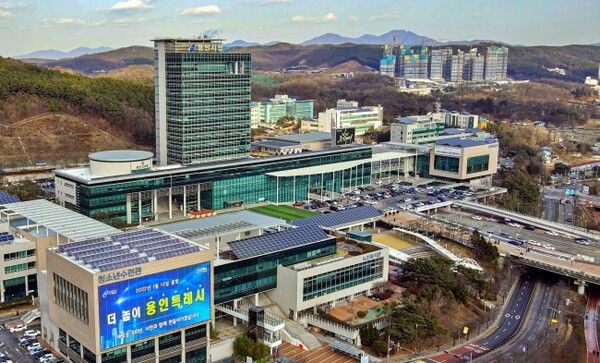 드론으로 촬영한 용인시청 전경/스트레이트뉴스DB