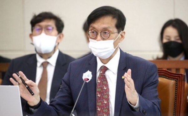 지난 4월 한국은행 총재에 올라 인플레이션과 싸우며 금리인상에 속도를 냔 이창용 총재(제공=연합뉴스)