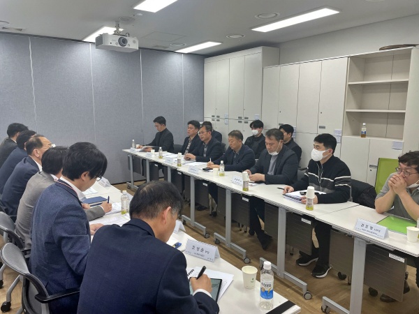 고양시 수도권 서북권 광역교통정책 간담회를  진행하고 있다./사진=고양시청