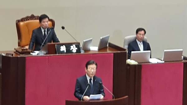 이날(27일) 국회 본회의에서 의사일정 제1항 ‘국회의원(이재명) 체포동의안’ 표결에 앞서 이재명 민주당 당대표가 발언하고 있다(사진=이제항 기자)